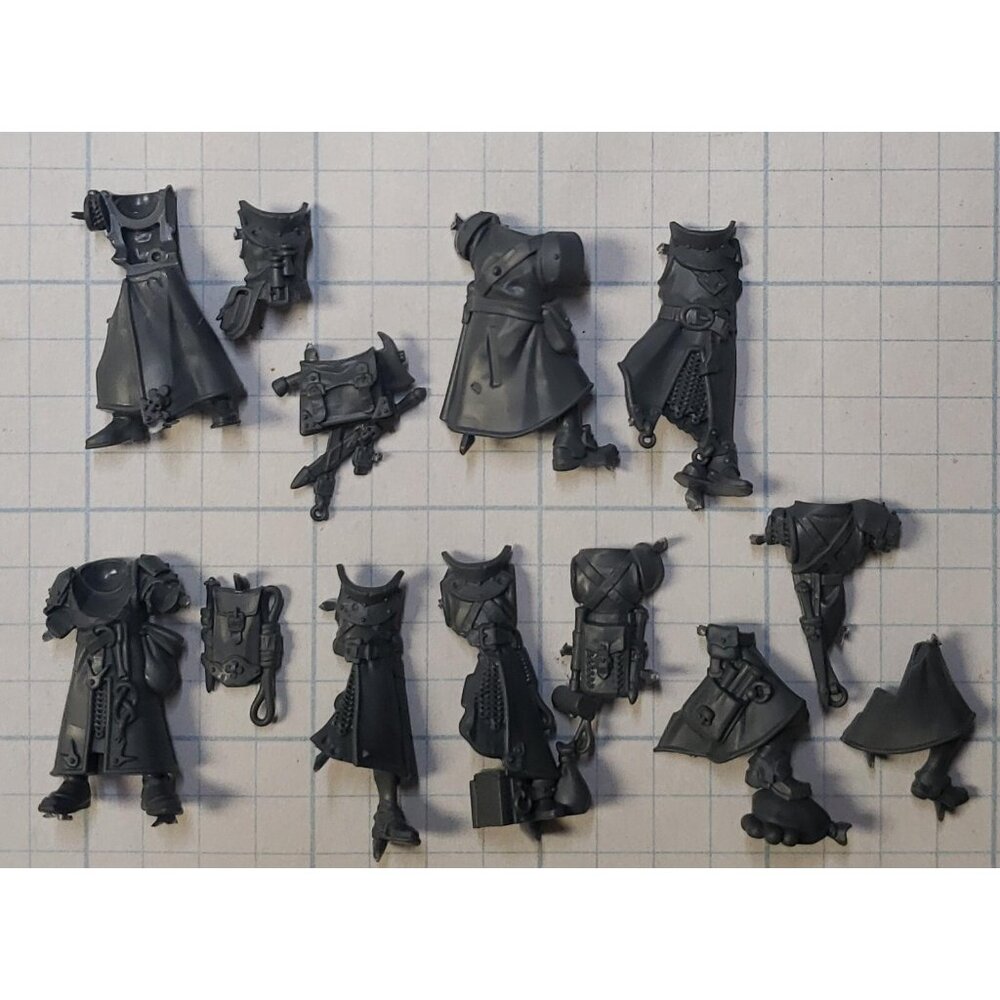 Warhammer Cities of Sigmar Bits Freeguild Fusiliers Robed Torsos & Legs Set x5 B - Picture 4 of 6